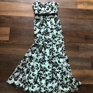 Strapless sweetheart neckline maxi dress size 7